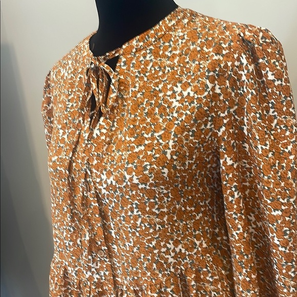 Brown and White Floral shorts romper small - Picture 2 of 3